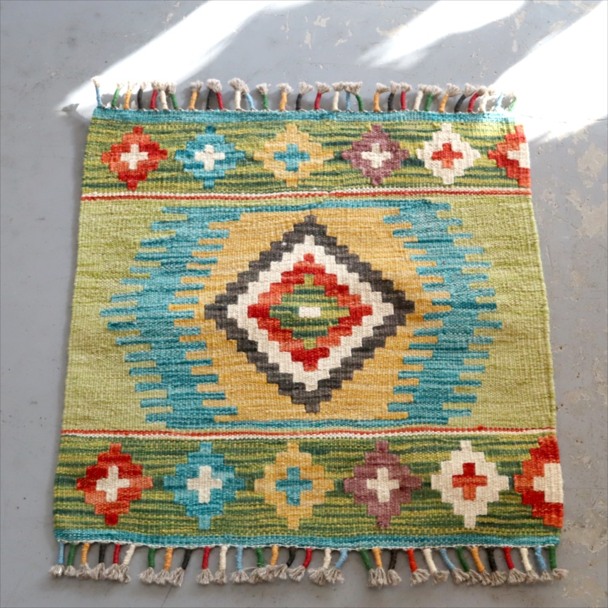ミニキリム　50×50cm カラフルな幾何学モチーフ手織り　ウール　アフガンキリム