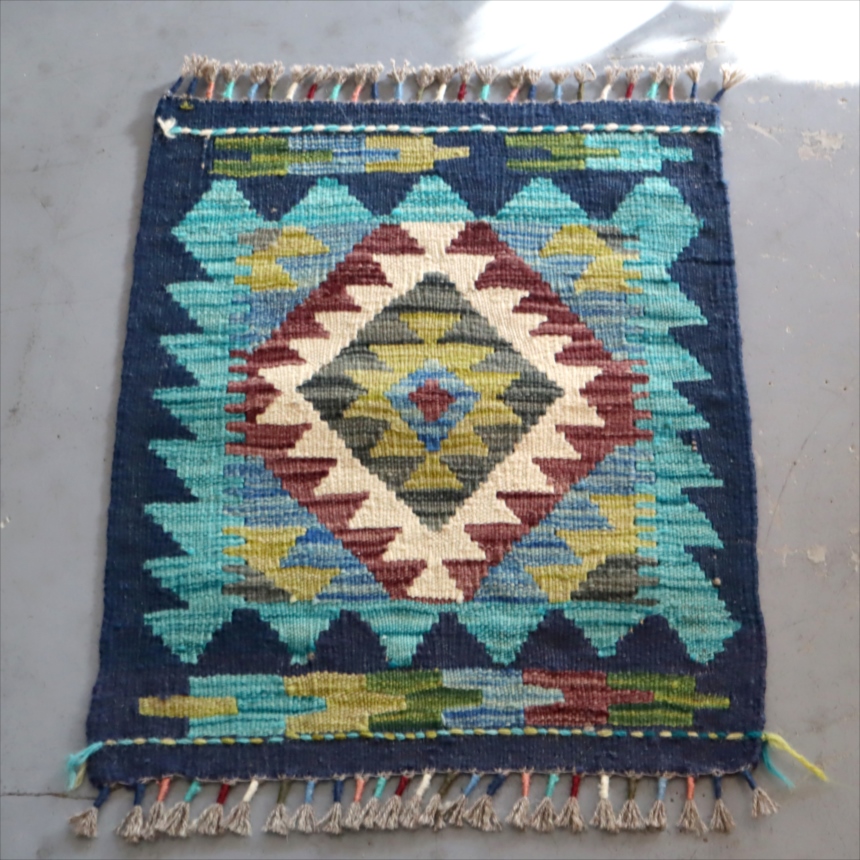 ミニキリム　54×45cm カラフルな幾何学モチーフ手織り　ウール　アフガンキリム