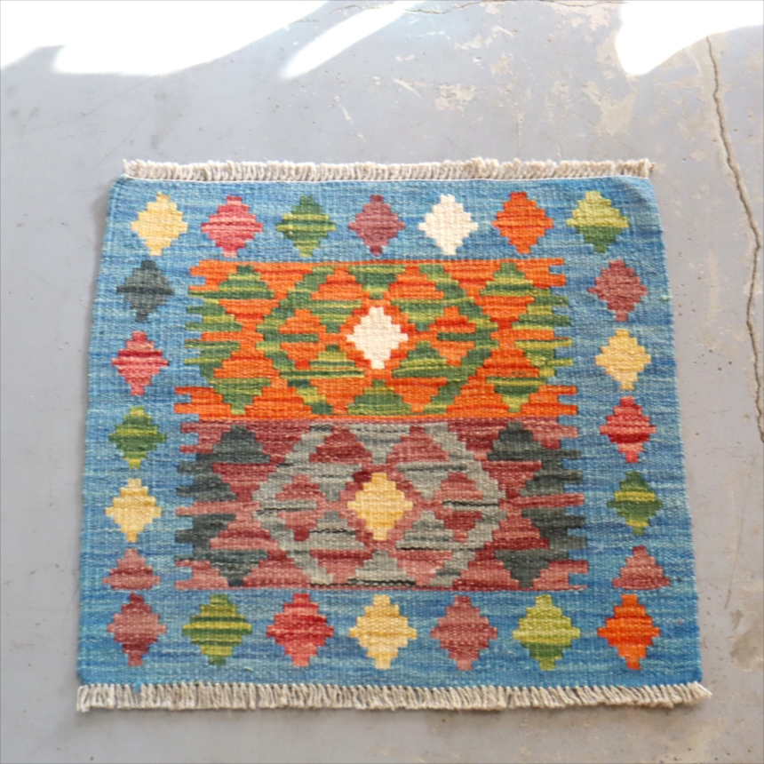 ミニキリム　46×49cm カラフルな幾何学モチーフ手織り　ウール　アフガンキリム