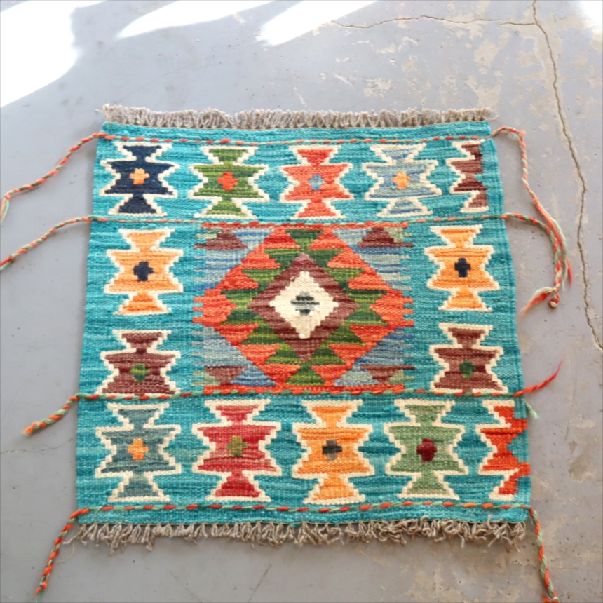 ミニキリム　51×52cm カラフルな幾何学モチーフ手織り　ウール　アフガンキリム