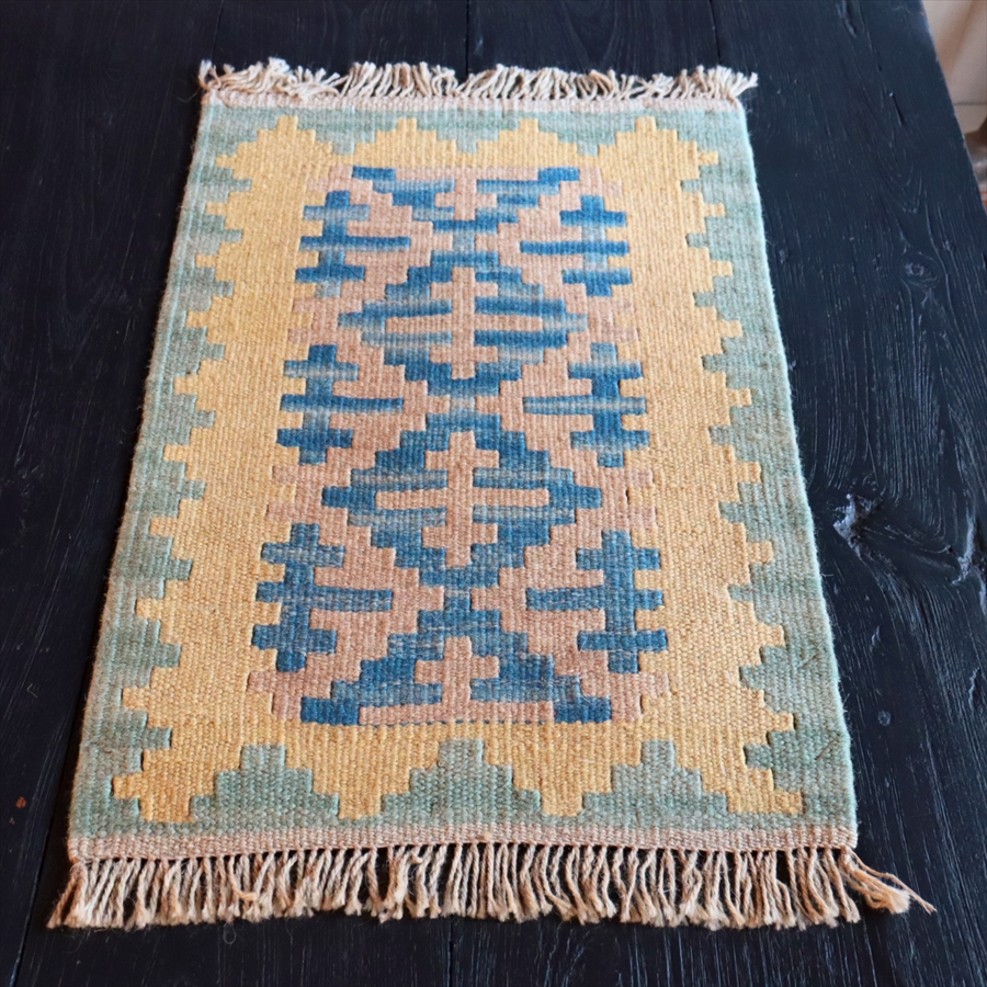 手織りキリム イラン南部シラーズ62×43cm ウール100% 一点もの