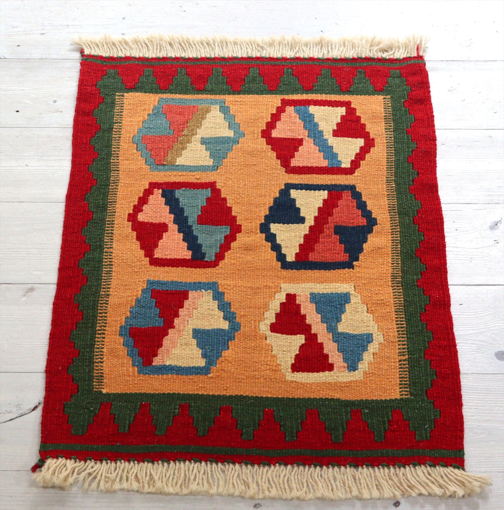 カシュカイ族の手織りキリム・シラーズ55×40cm 発色のよいカラフルモチーフ　イエロー/レッド