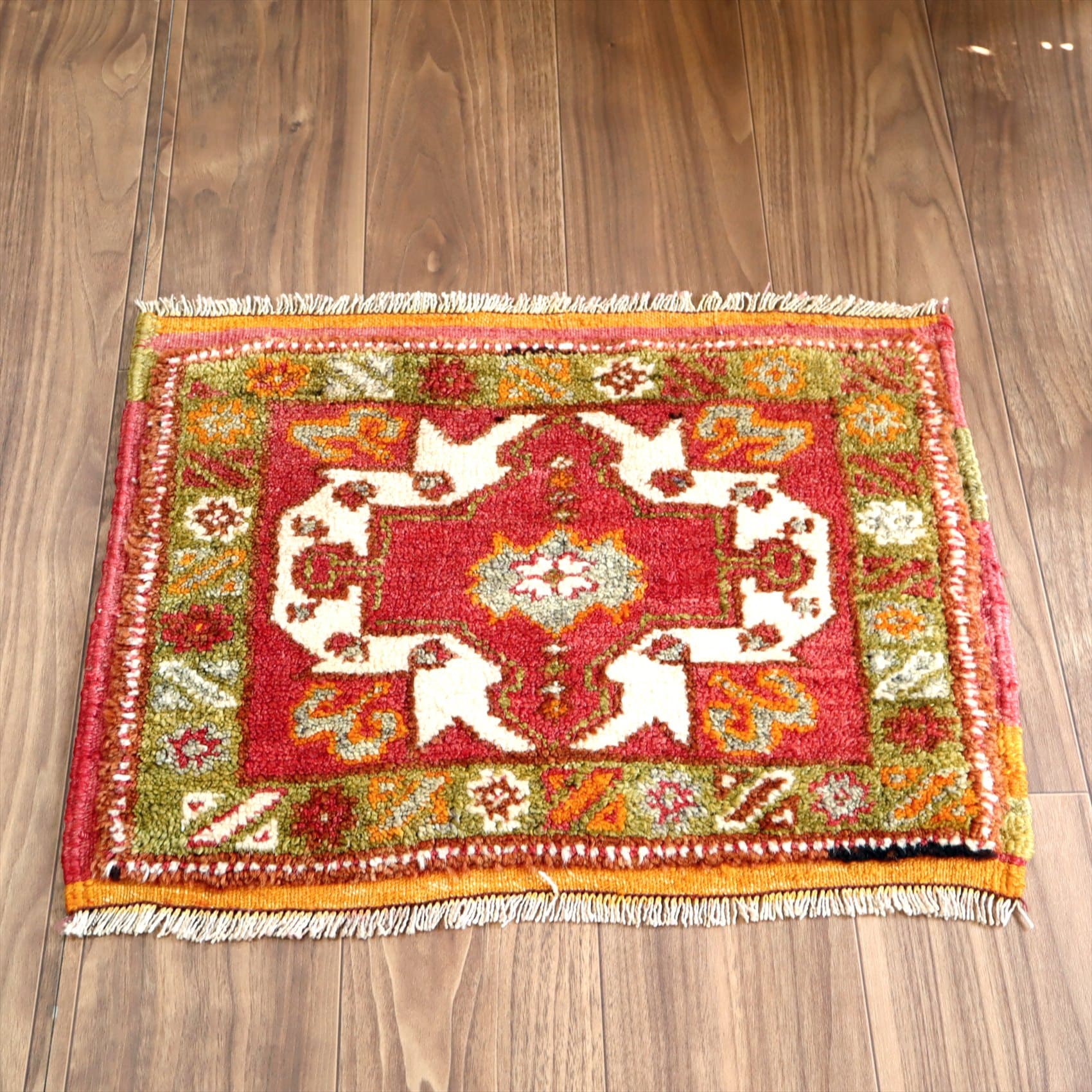 トルコ絨毯・ヘイベフラグメント48×58cm レッド/グリーン