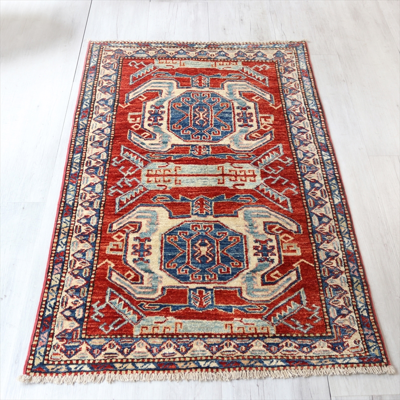 コーカサス・シルヴァンデザイン手織りカーペット 幾何学モチーフのトルコ絨毯・レッド/センターラグサイズ