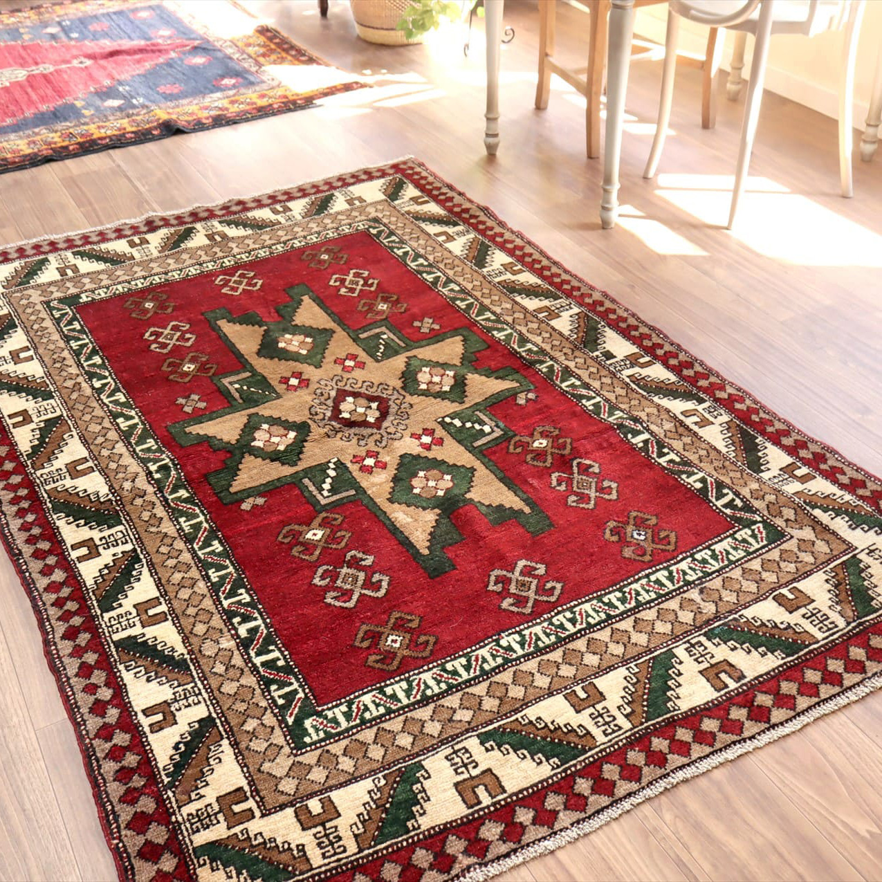 トルコ絨毯　カルス　192×127cm スターカザック　レッド&ナチュラルアイボリー　ヴィンテージラグ