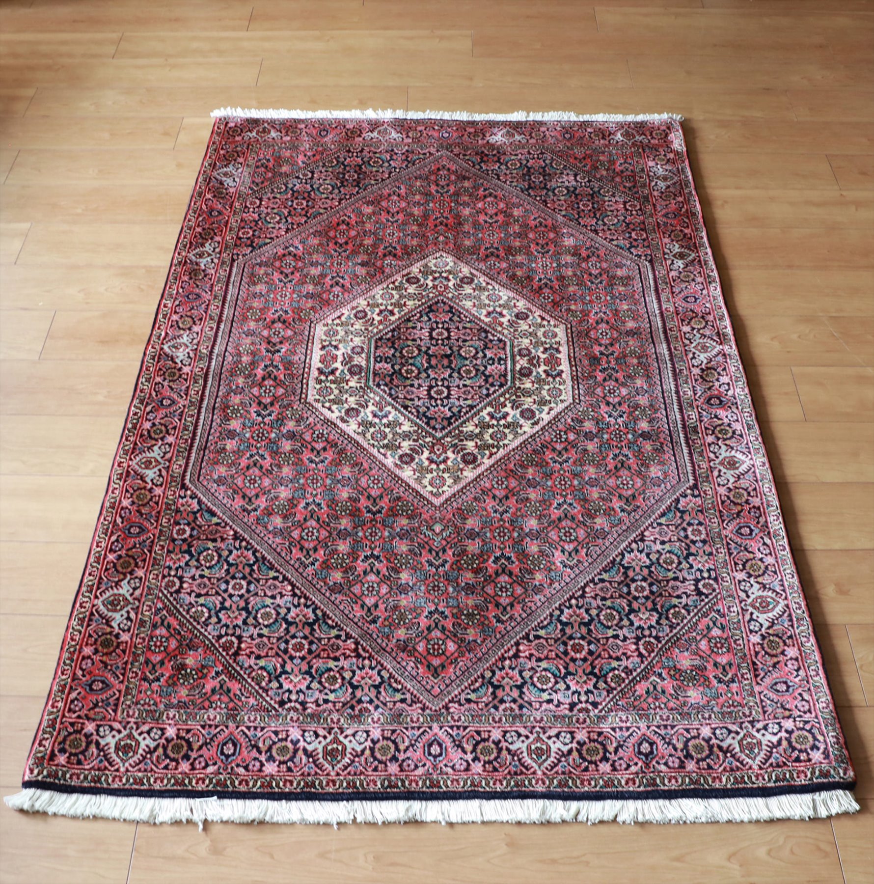 ペルシャ絨毯　ビジャール/六角メダリオン172×108cm ローズピンクとアイボリー