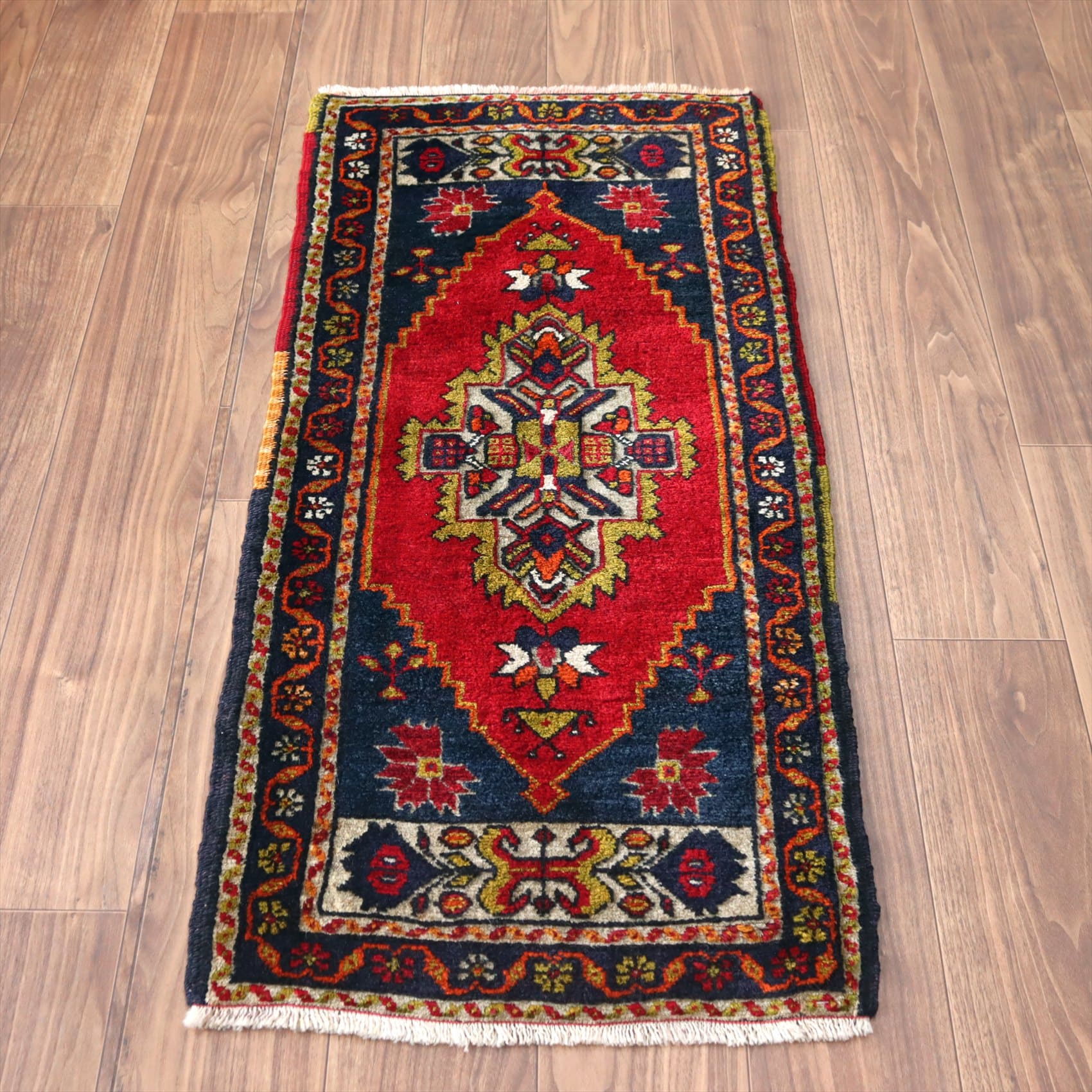 オールドカーペット トルコ絨毯 ヤストゥク115×52cm 階段状のメダリオン コンヤ