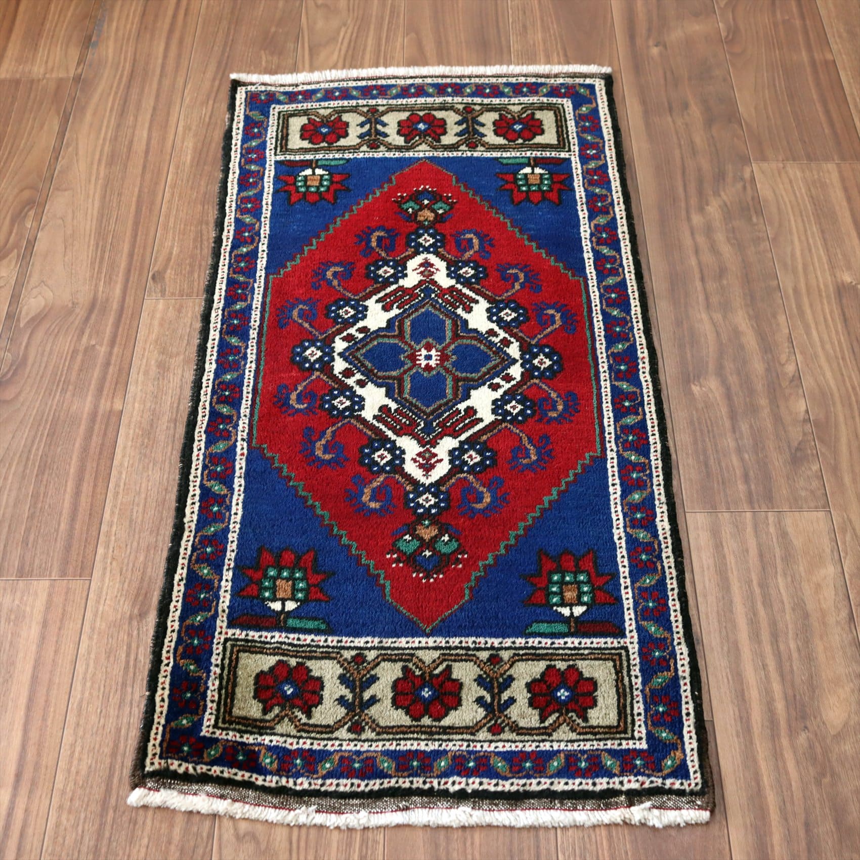 オールドカーペット トルコ絨毯 ヤストゥク105×53cm メダリオンと小花 コンヤ