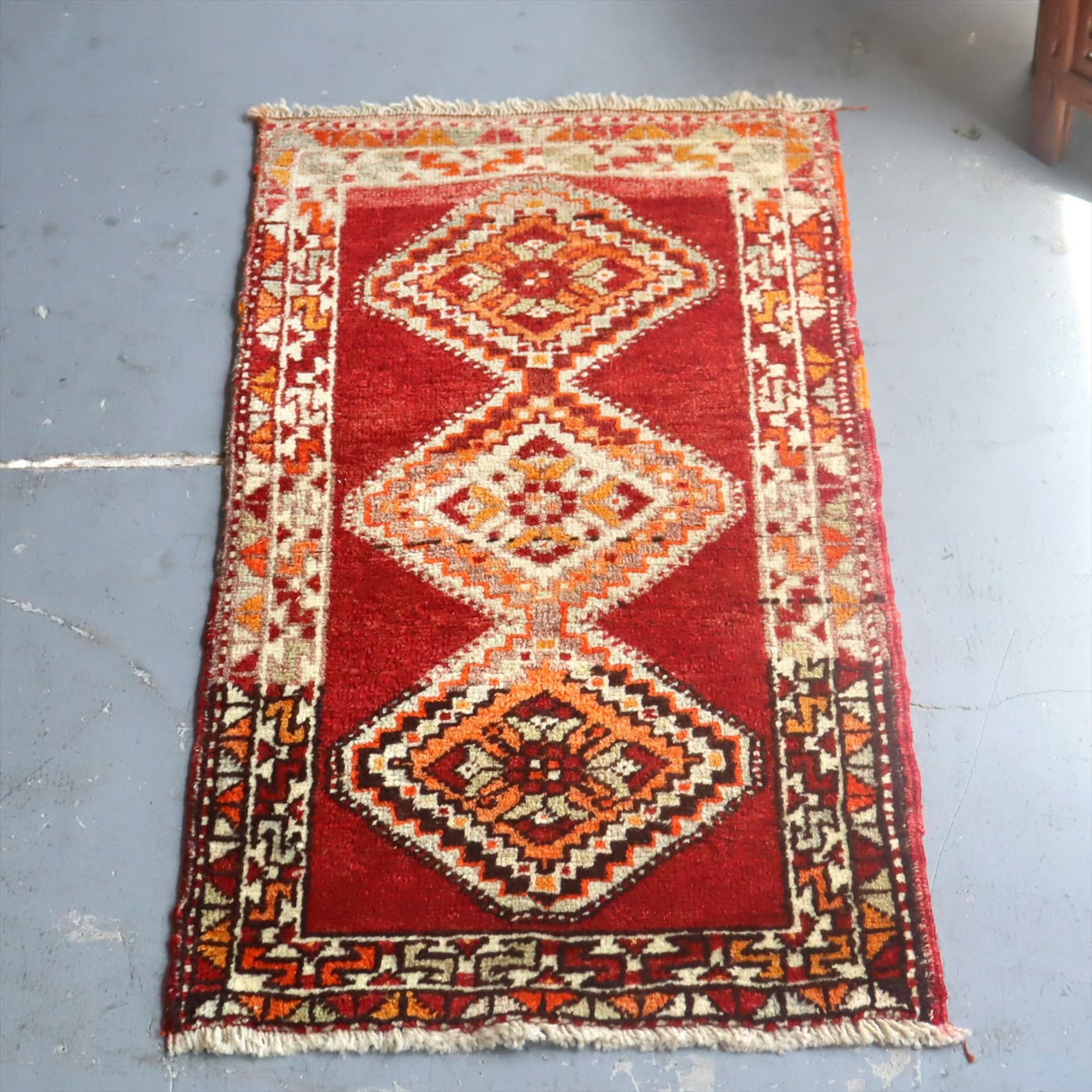 オールドカーペット　トルコ絨毯/ヤストゥク84×44cm ３つのひし形メダリオン