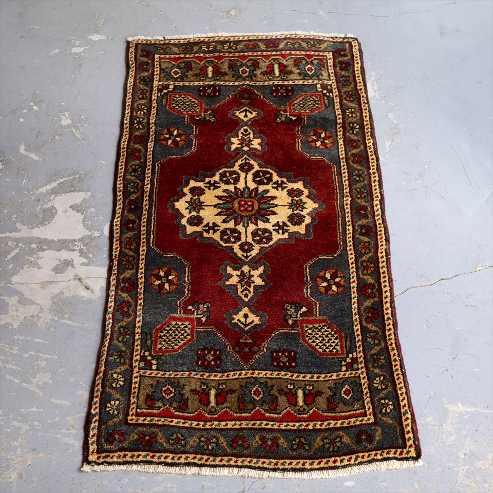 トルコ絨毯　トライバルラグ　ヤストゥク100×51cm アクサライ