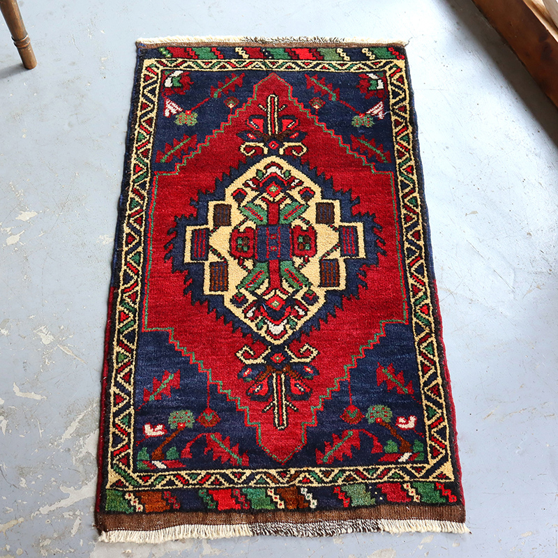 トルコ絨毯 ヤストゥク トライバルラグ103×60cm ウスパルタ
