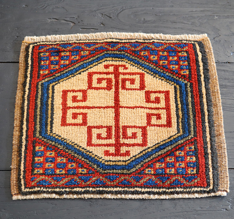 トルコ絨毯 オールドカーペット34×27cm 六角形 雄羊の角
