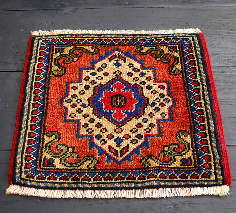 トルコ絨毯 正方形 ミニサイズ38×41cm 幾何学モチーフ