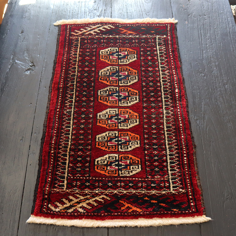 部族絨毯　トルクメン トライバルラグ ミニサイズ59×36cm ギュルのモチーフ