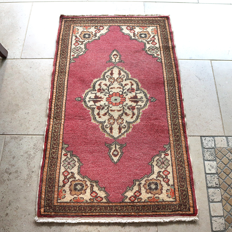 トルコ絨毯 ヤストゥク トライバルラグ102×59cm ローズピンク