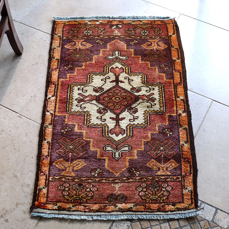 トルコ絨毯 ヤストゥク トライバルラグ90×54cm 階段状のひし形メダリオン