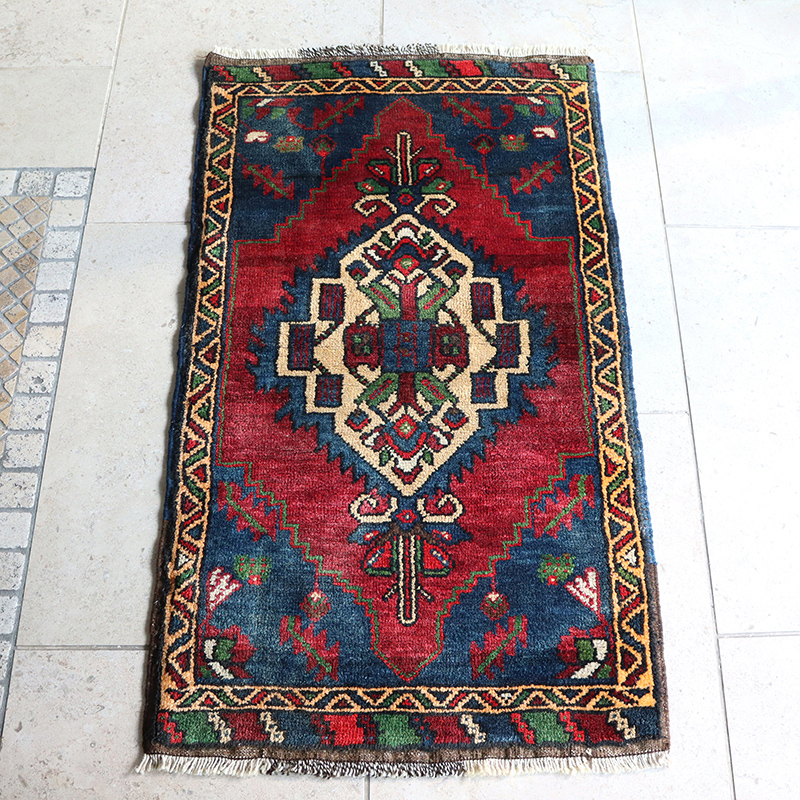 トルコ絨毯 ヤストゥク トライバルラグ105×59cm ブルー＆レッド