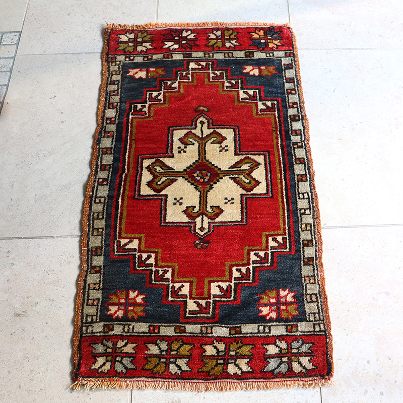 トルコ絨毯 ヤストゥク トライバルラグ107×57cm コンヤ