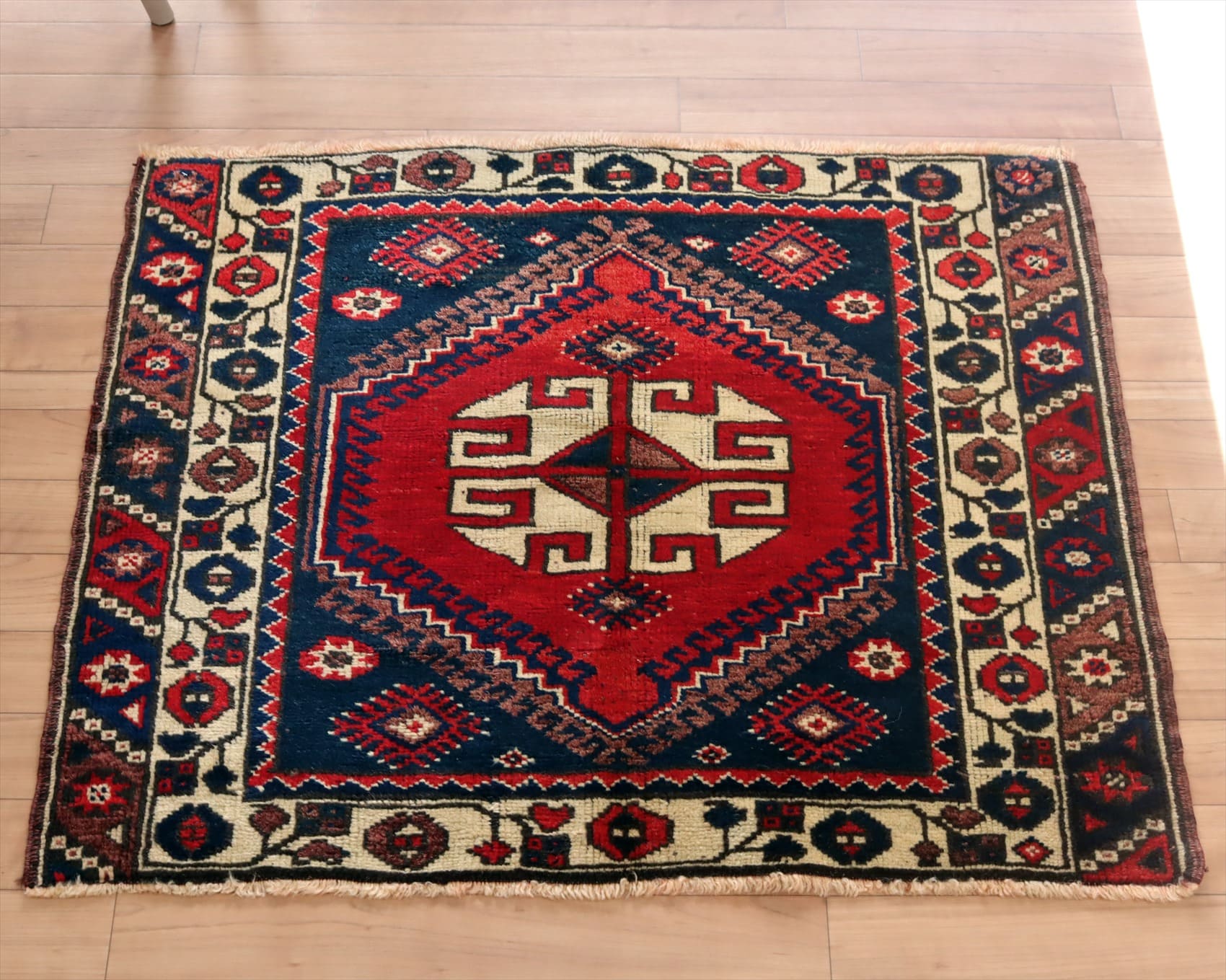 トルコ絨毯 オールドカーペット75×93cm ドゥシュメアルト
