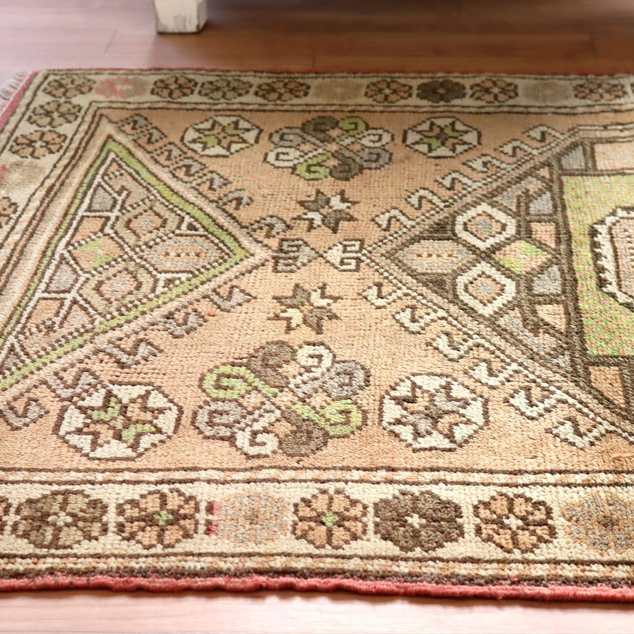 トルコ絨毯 オールドカーペット119×80cm 星のモチーフ