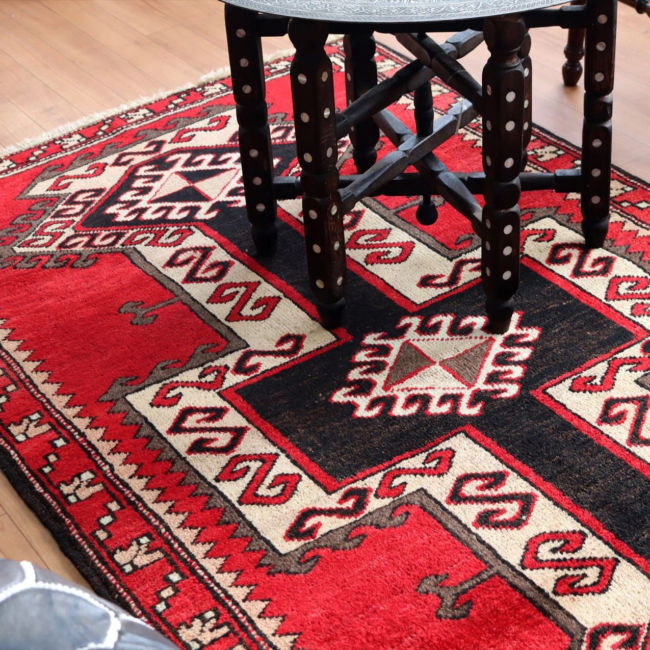 トルコ絨毯 オールドカーペット175×98cm 幾何学モチーフ レッド