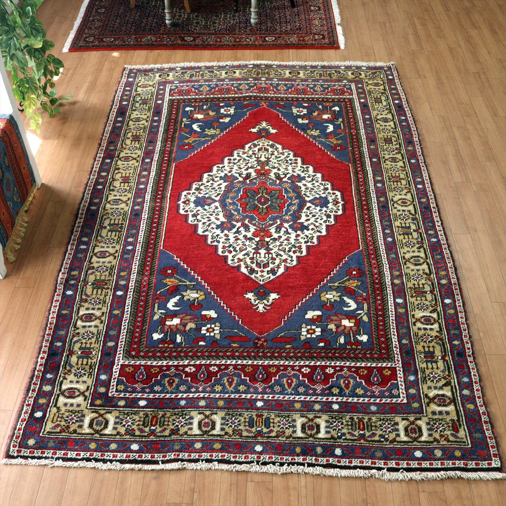 トルコ絨毯 コンヤ タシプナル237×153cm タシュプナルの伝統柄