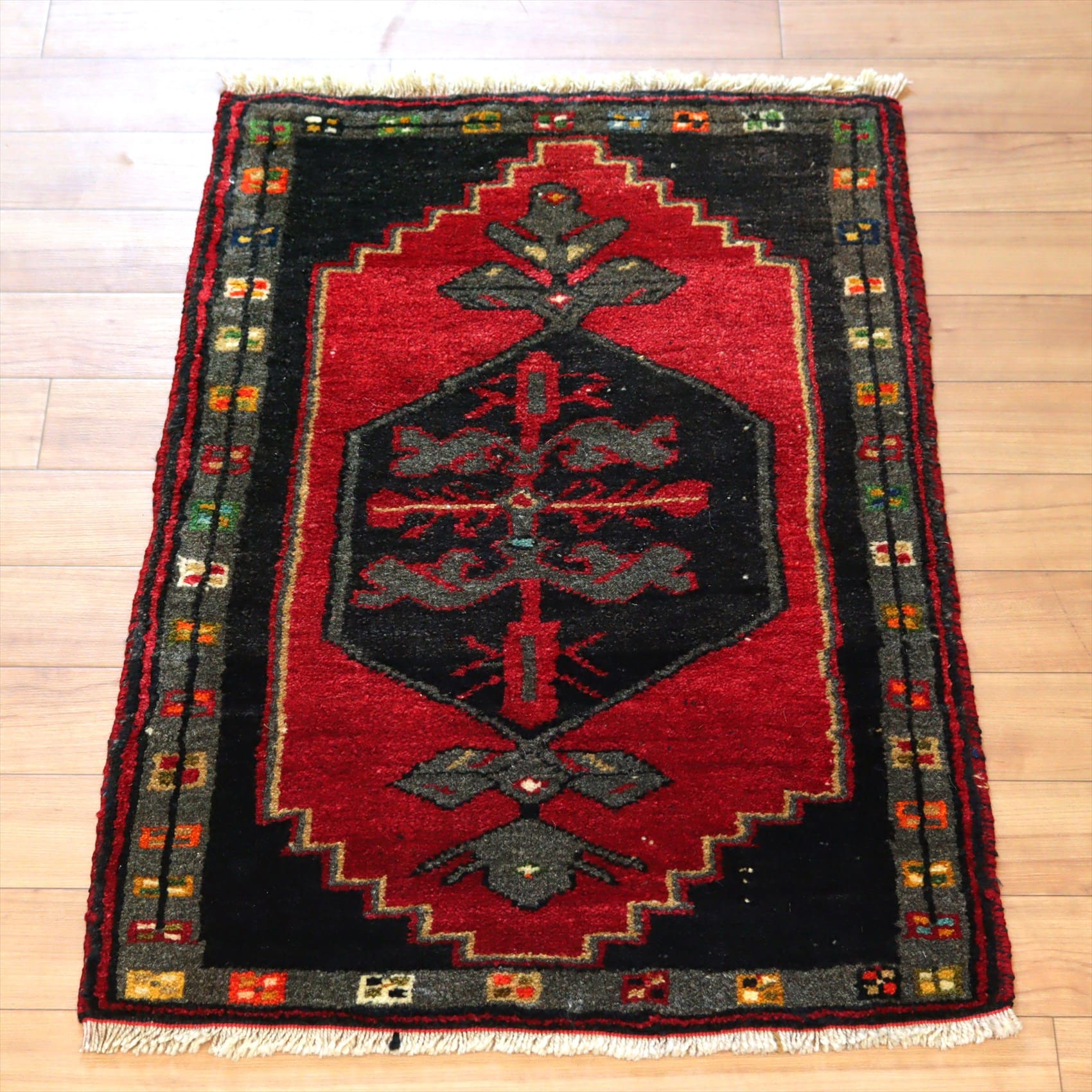 トルコ手織り絨毯 72×51cm シワス ヤストゥク トライバルラグ