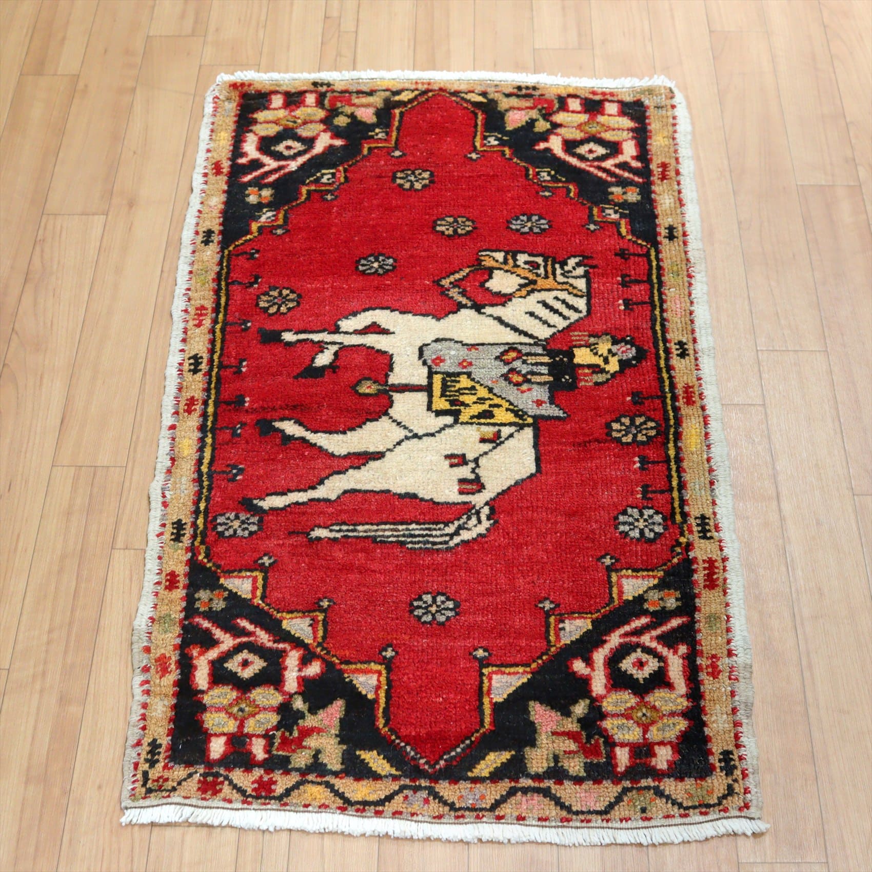 トルコ　手織り絨毯 エスキシェヒル98×57cm 馬と人 ヤストゥク