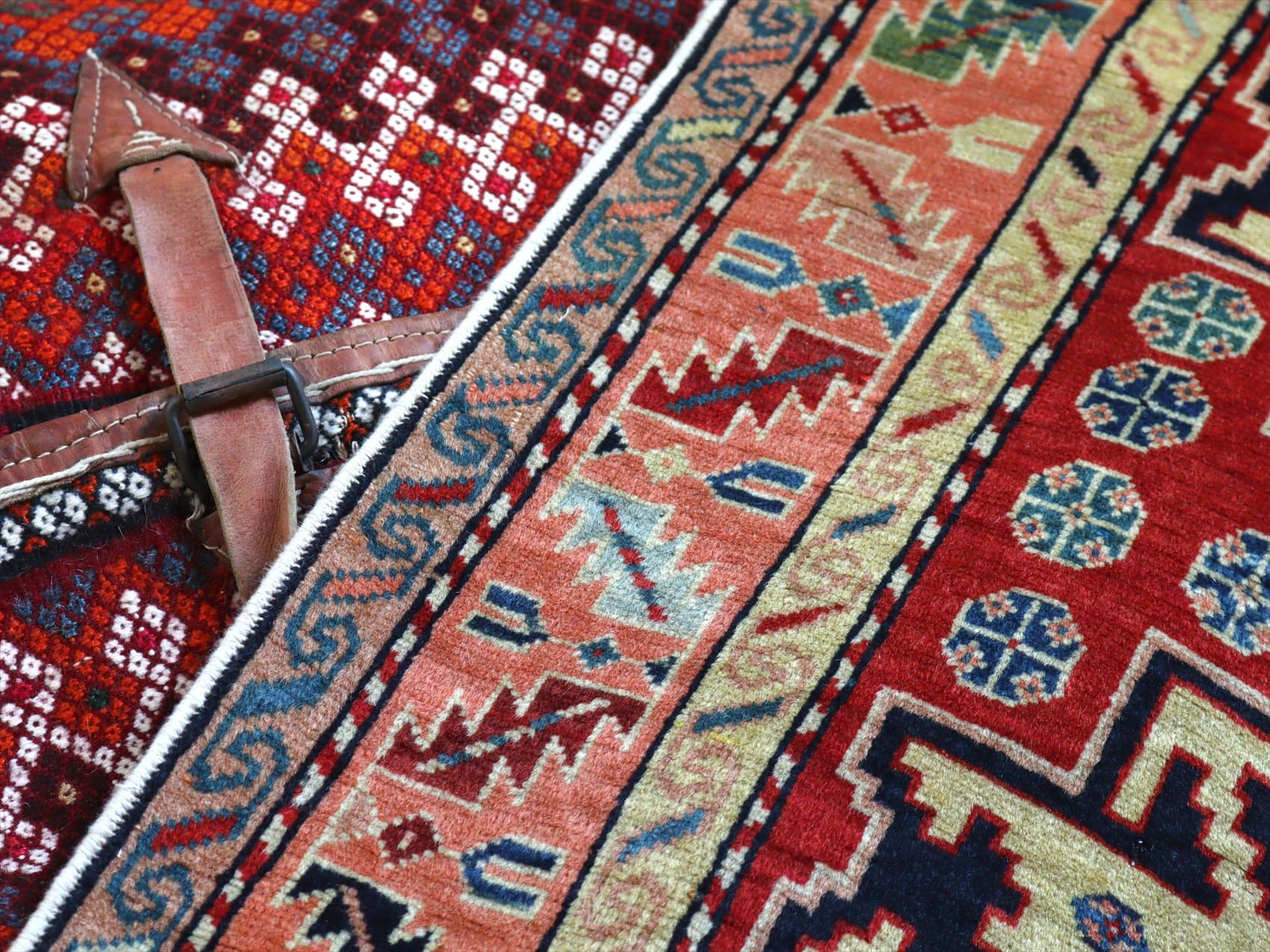 スターカザック コーカサス地方の伝統柄83×69cm 手織りじゅうたん 細か