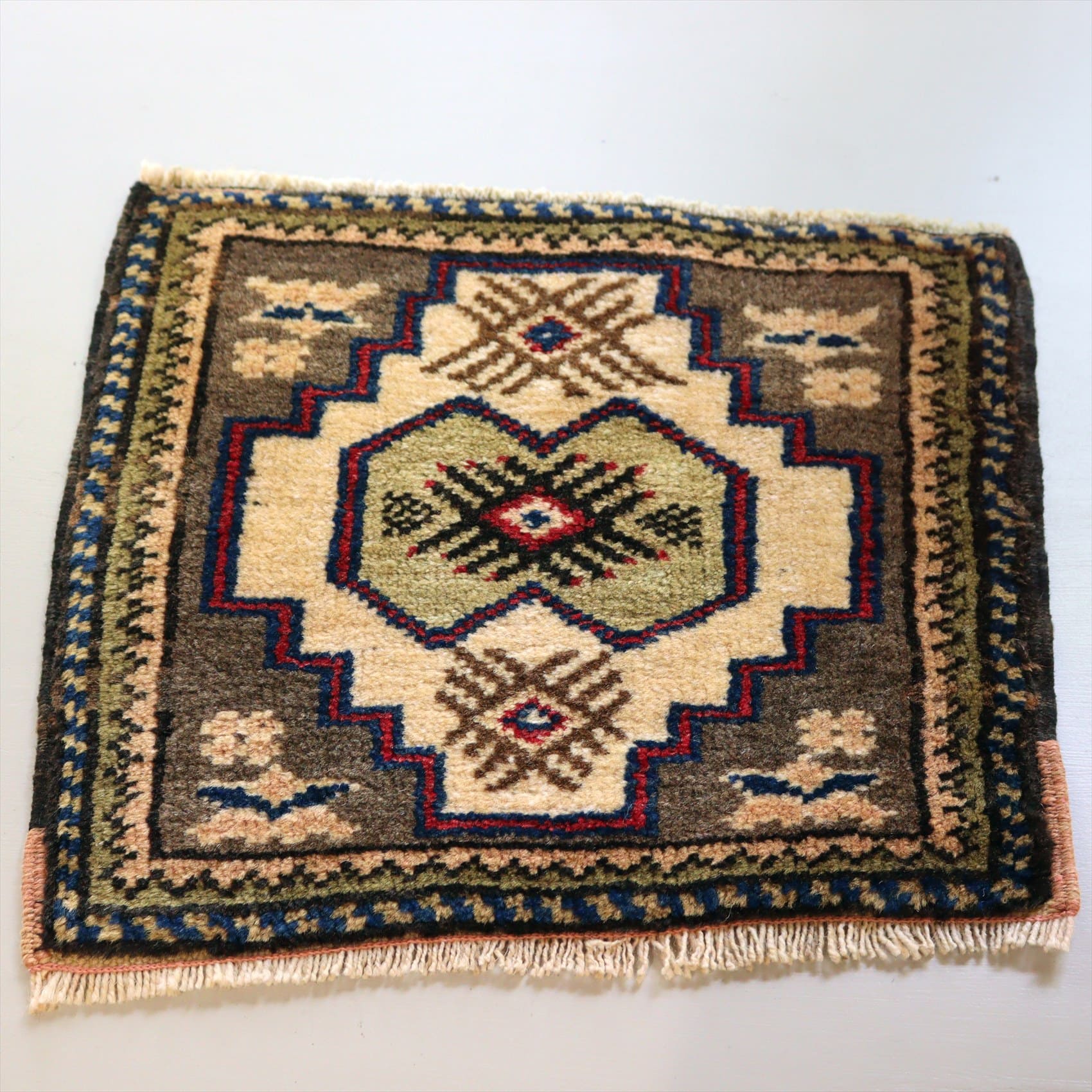 荷袋用の絨毯 チャナッカレ32×36cm ベージュ&ブラウン/トルコ絨毯