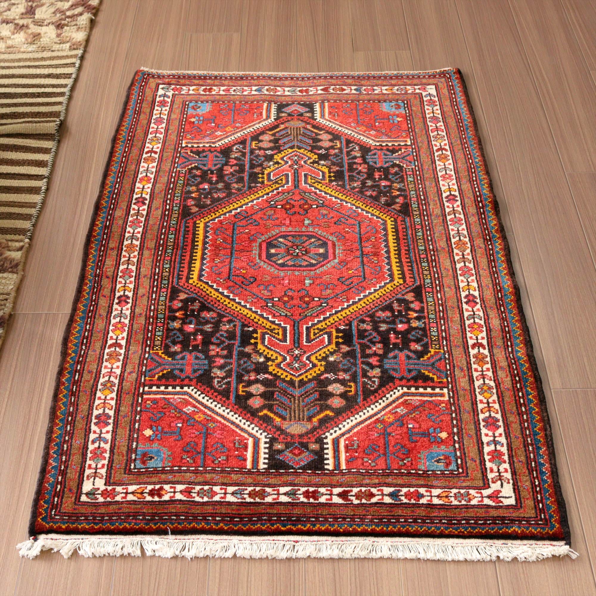 手織り絨毯 ハムセ130×87cm 六角形の赤いメダリオン