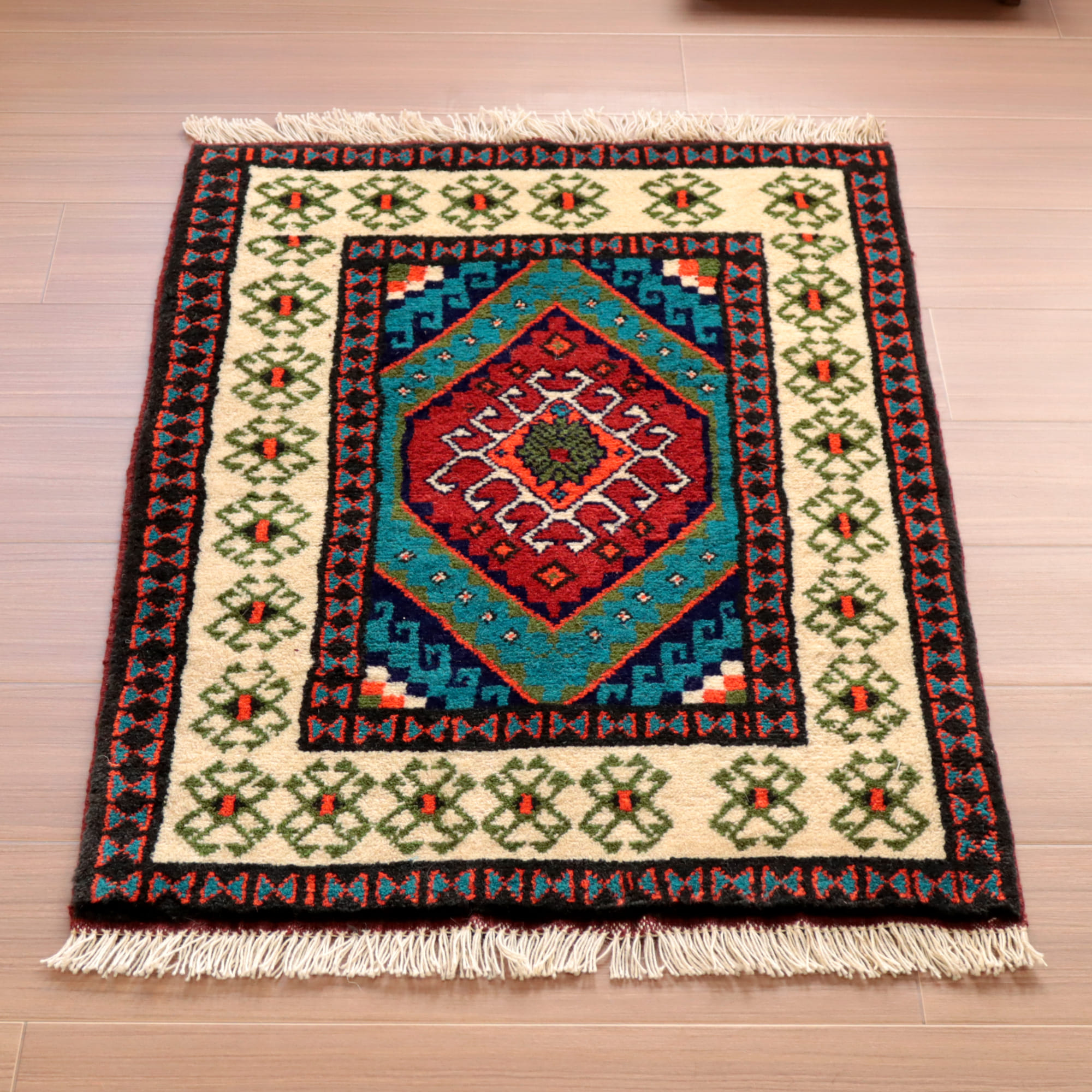 東イラン　ホラサン地方の素朴な手織りラグ94×67cm トルコブルーの六角メダリオン