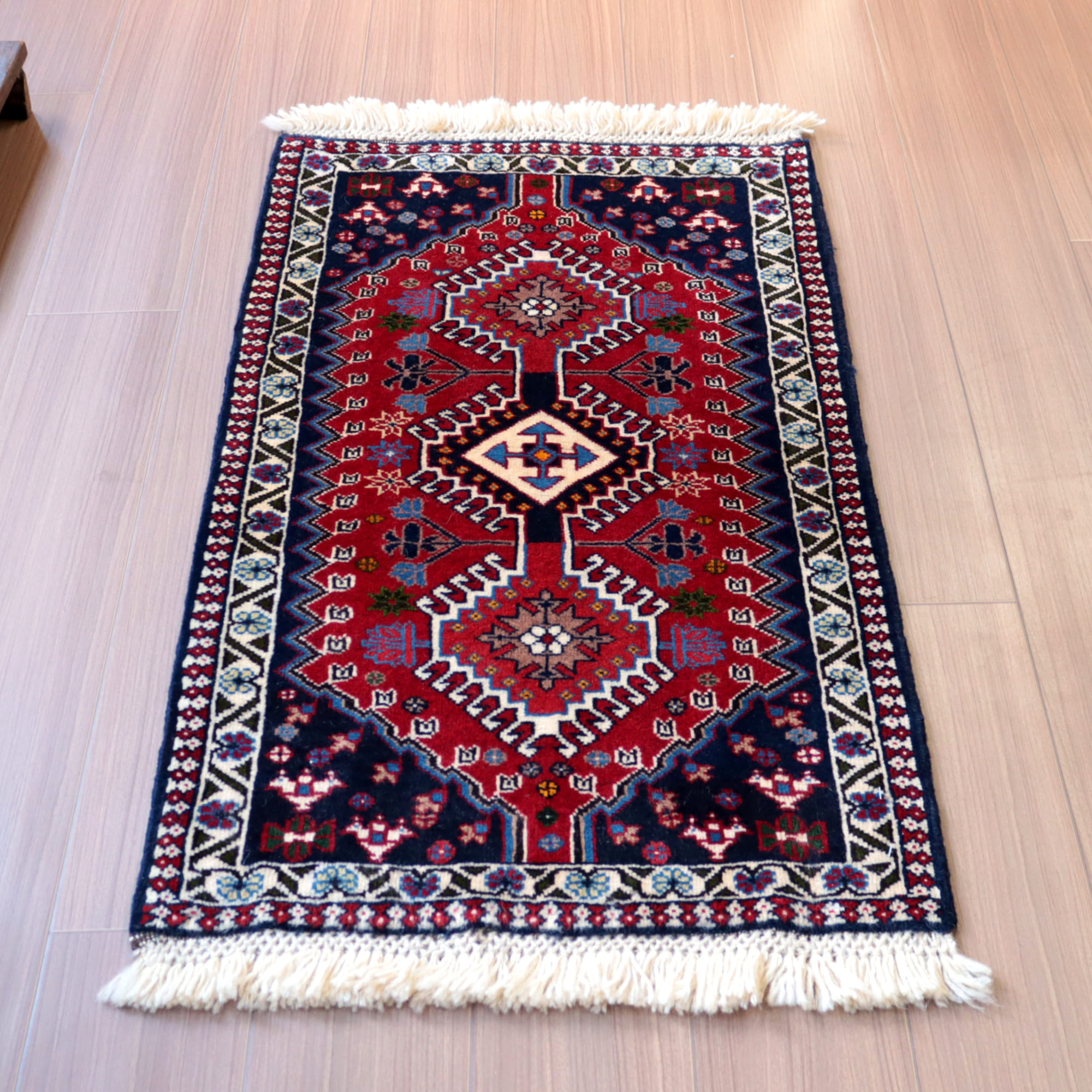 ヤラメ 部族絨毯 手織りラグ100×60cm レッド ネイビーブルー