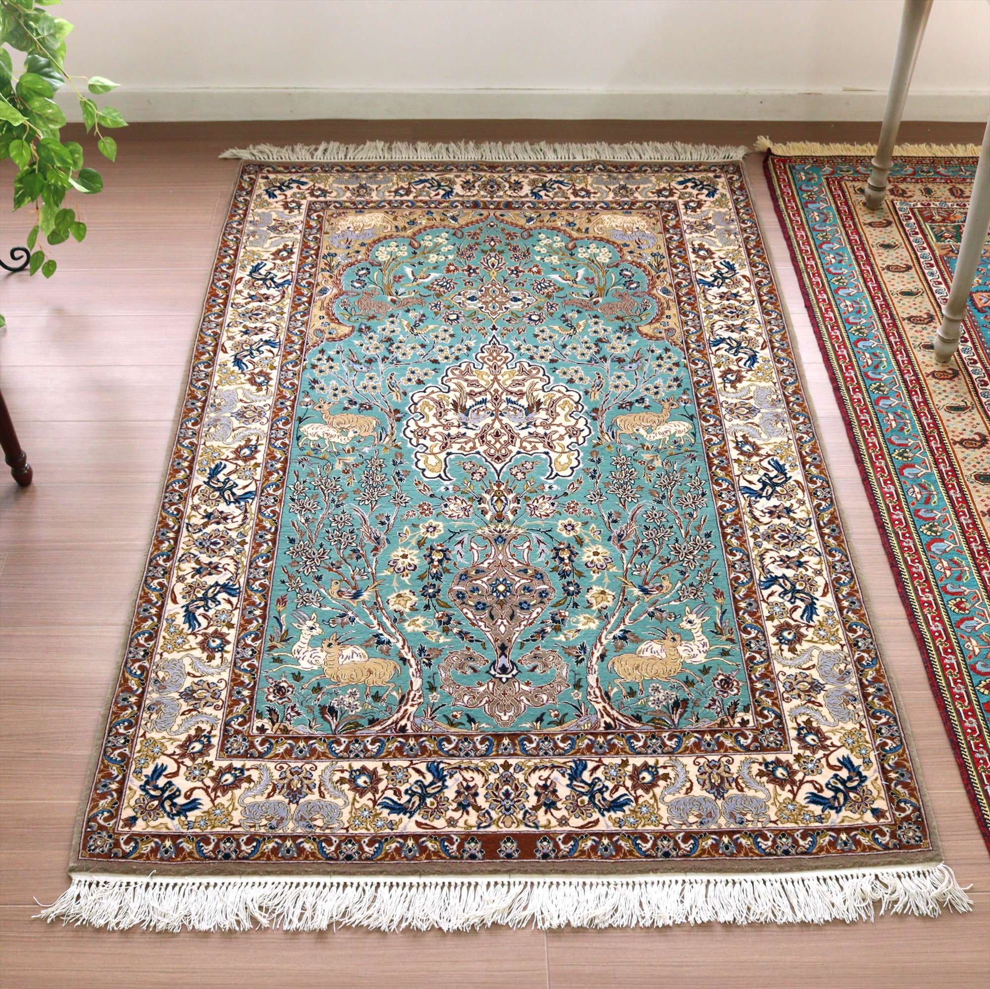 ペルシャ絨毯 イスファハーン175×110cm イランの手織りラグ 花と動物