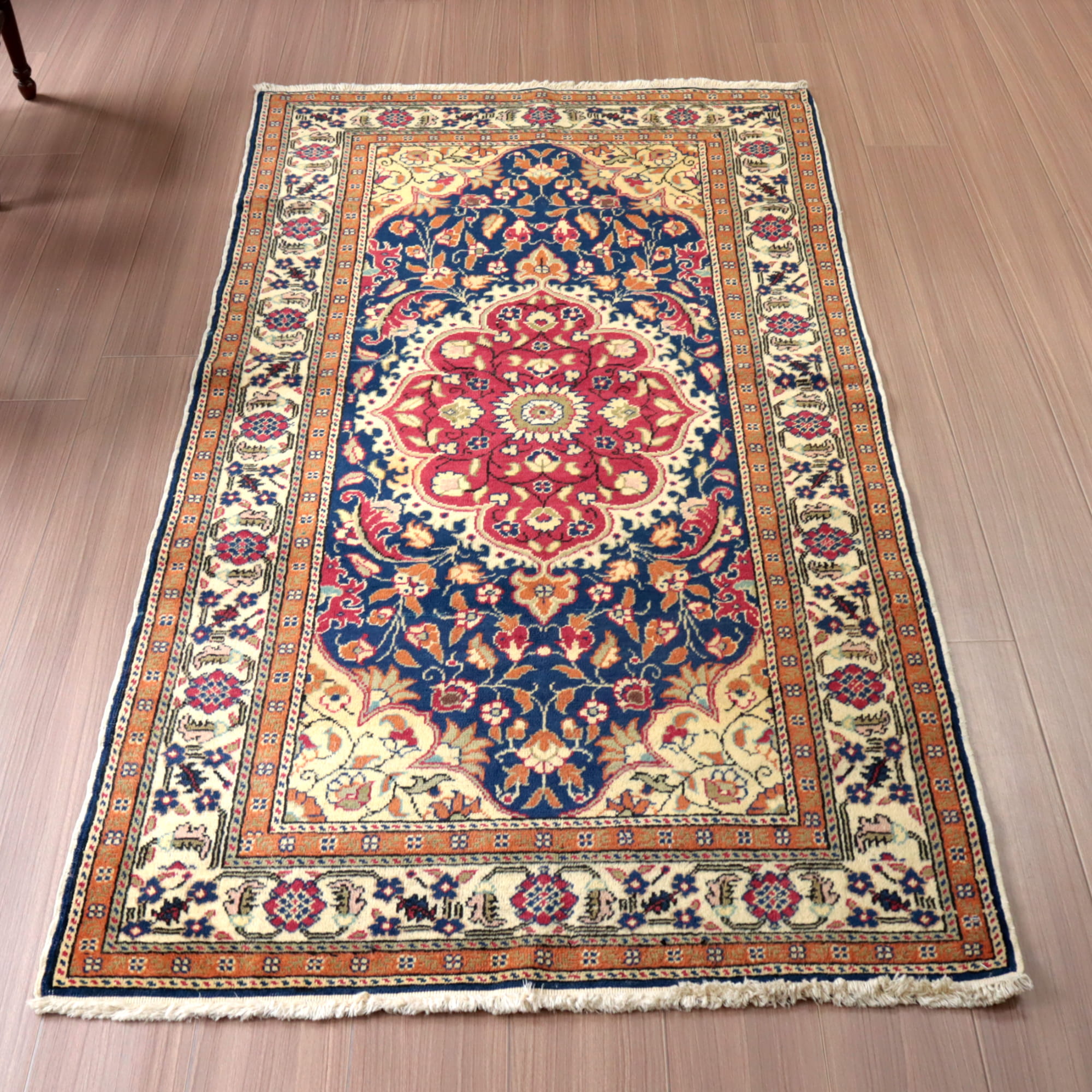 トルコ 手織り絨毯 189×99cm コンヤ地方のフラワーメダリオン ヴィンテージラグ
