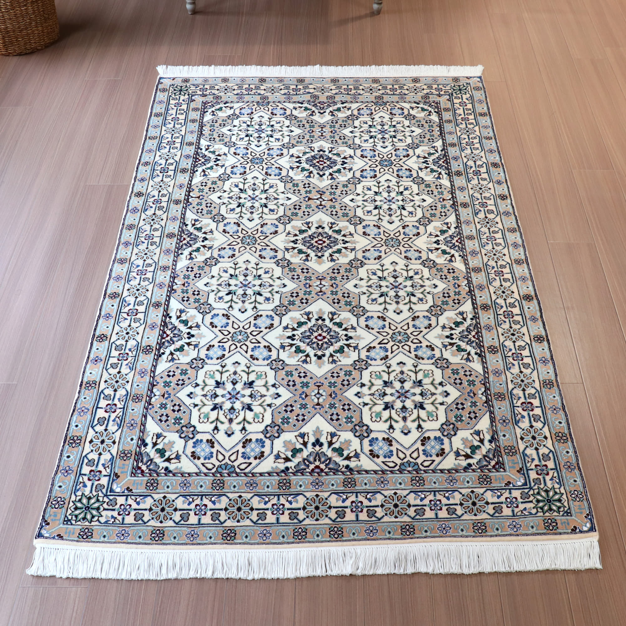 ペルシャ絨毯　ナイン産 9L 216×128cm 花のトレリス