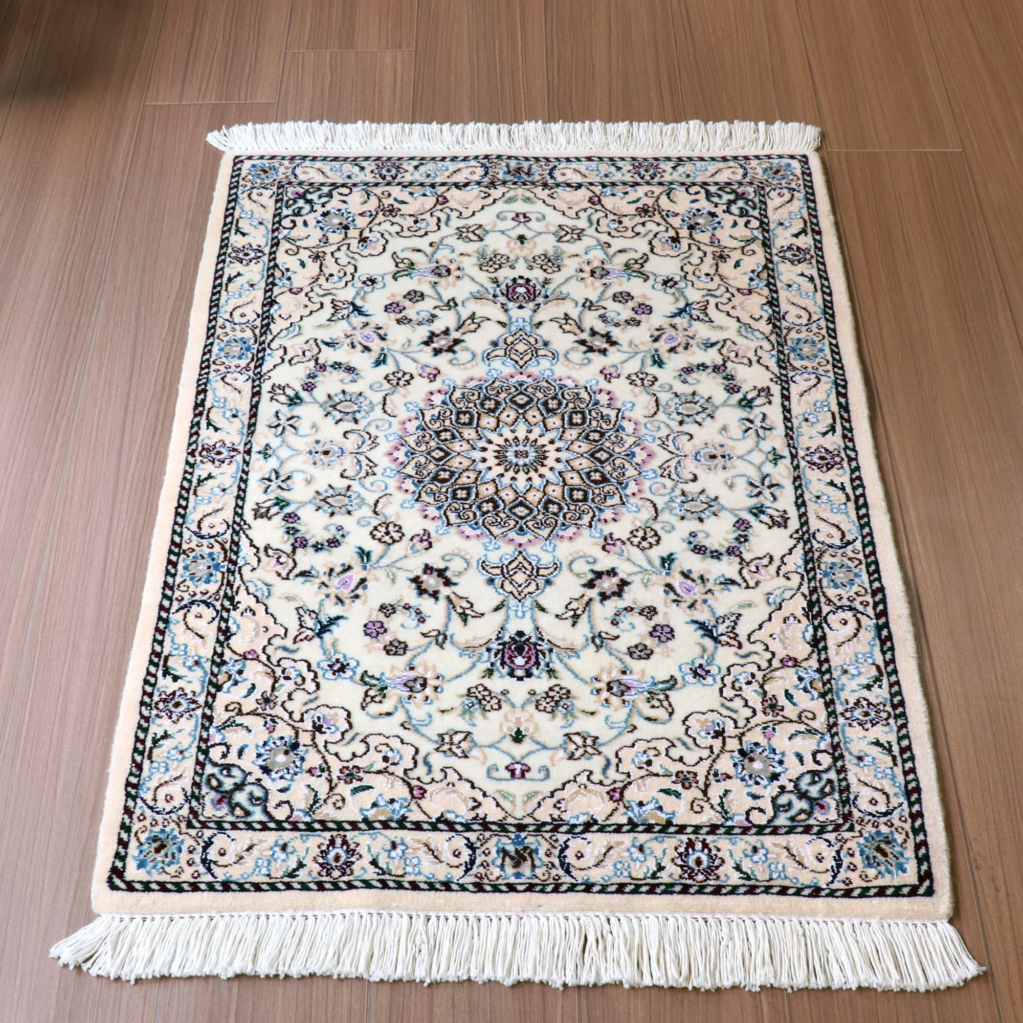 ペルシャ絨毯　ナイン産 9L 94×64cm 花のアラベスク　アイボリー　玄関マットサイズ