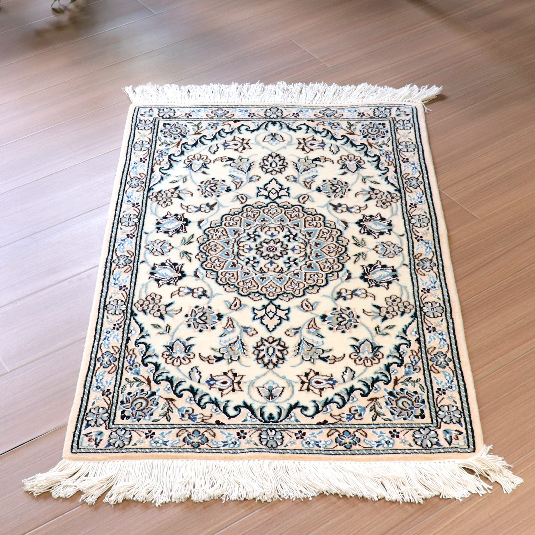 ペルシャ絨毯　ナイン産 9L 96×64cm 花のアラベスク　アイボリー　玄関マットサイズ