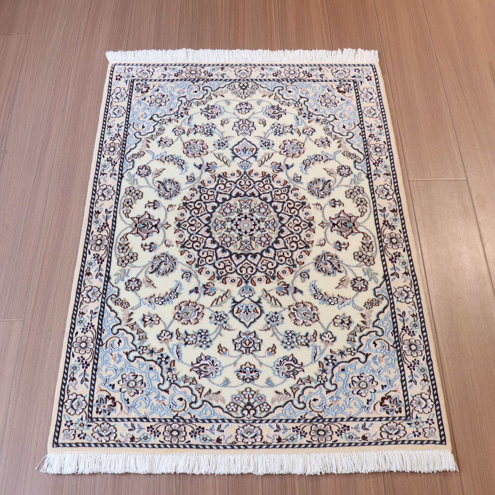 ペルシャ絨毯　ナイン産 9L117×79cm アイボリー ベージュ 花のアラベスク