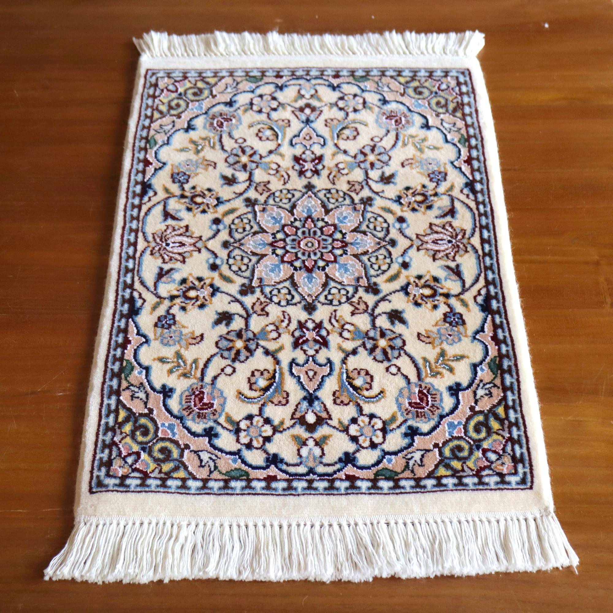 ペルシャ絨毯　ナイン産60×41cm Nain 9La/　アイボリー＆ベージュ