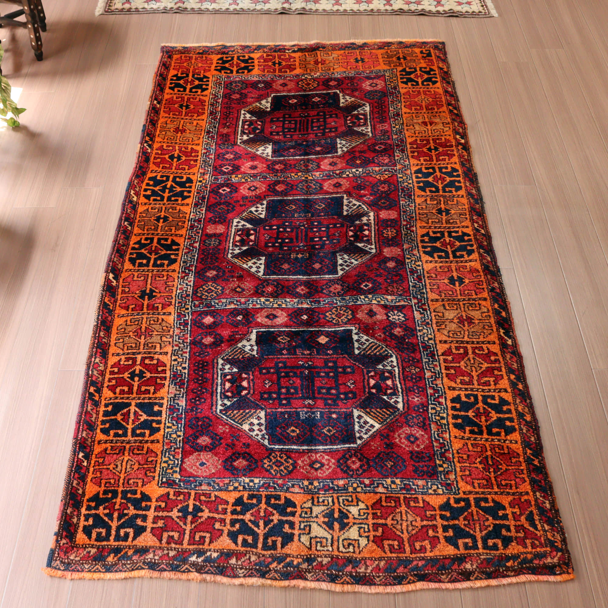 トライバルラグ 手織り絨毯 トルコ235×123cm アンテップ クルディッシュ