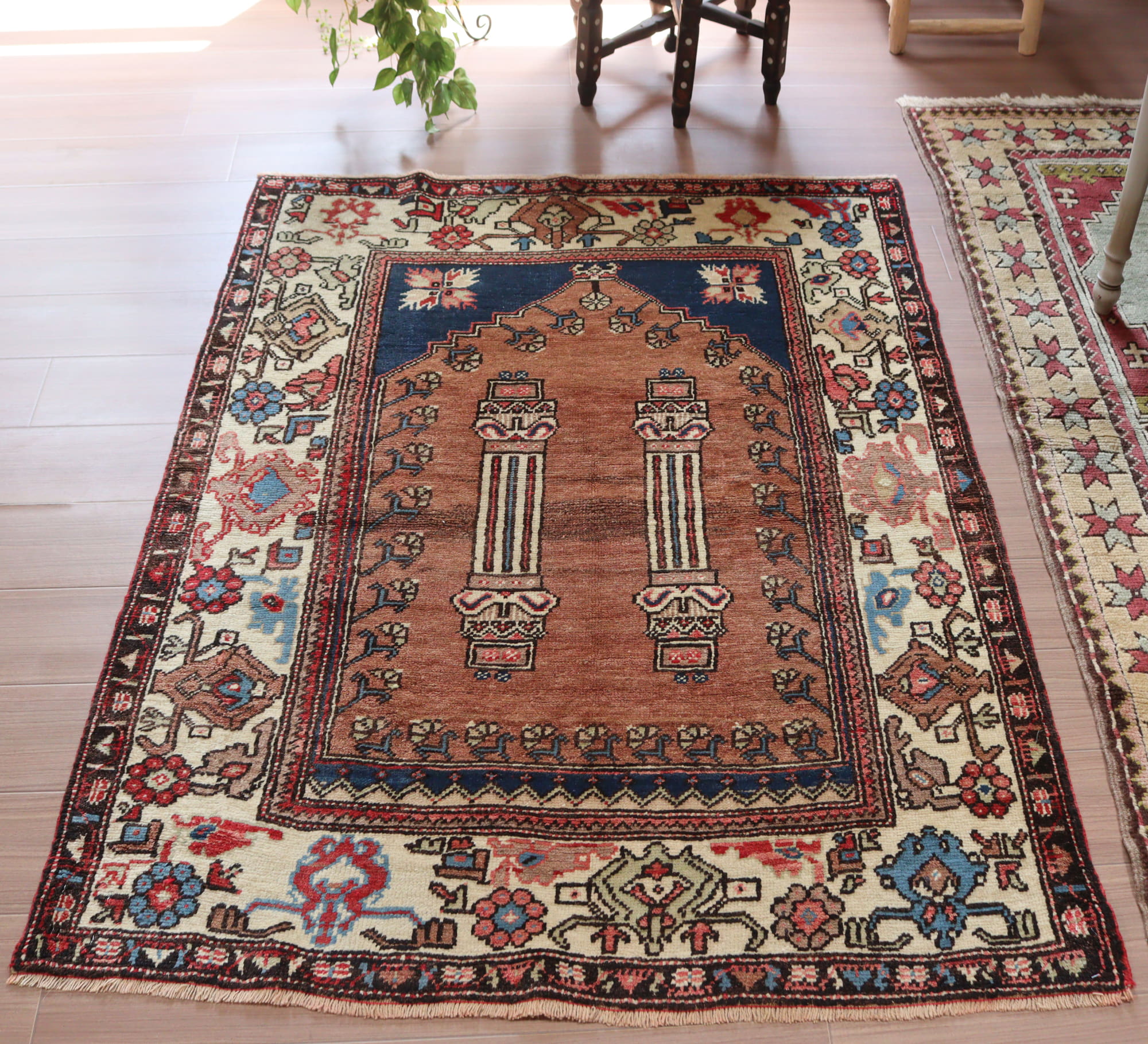 トライバルラグ 手織り絨毯 トルコ148×113cm ダズグル セッヂャーデ
