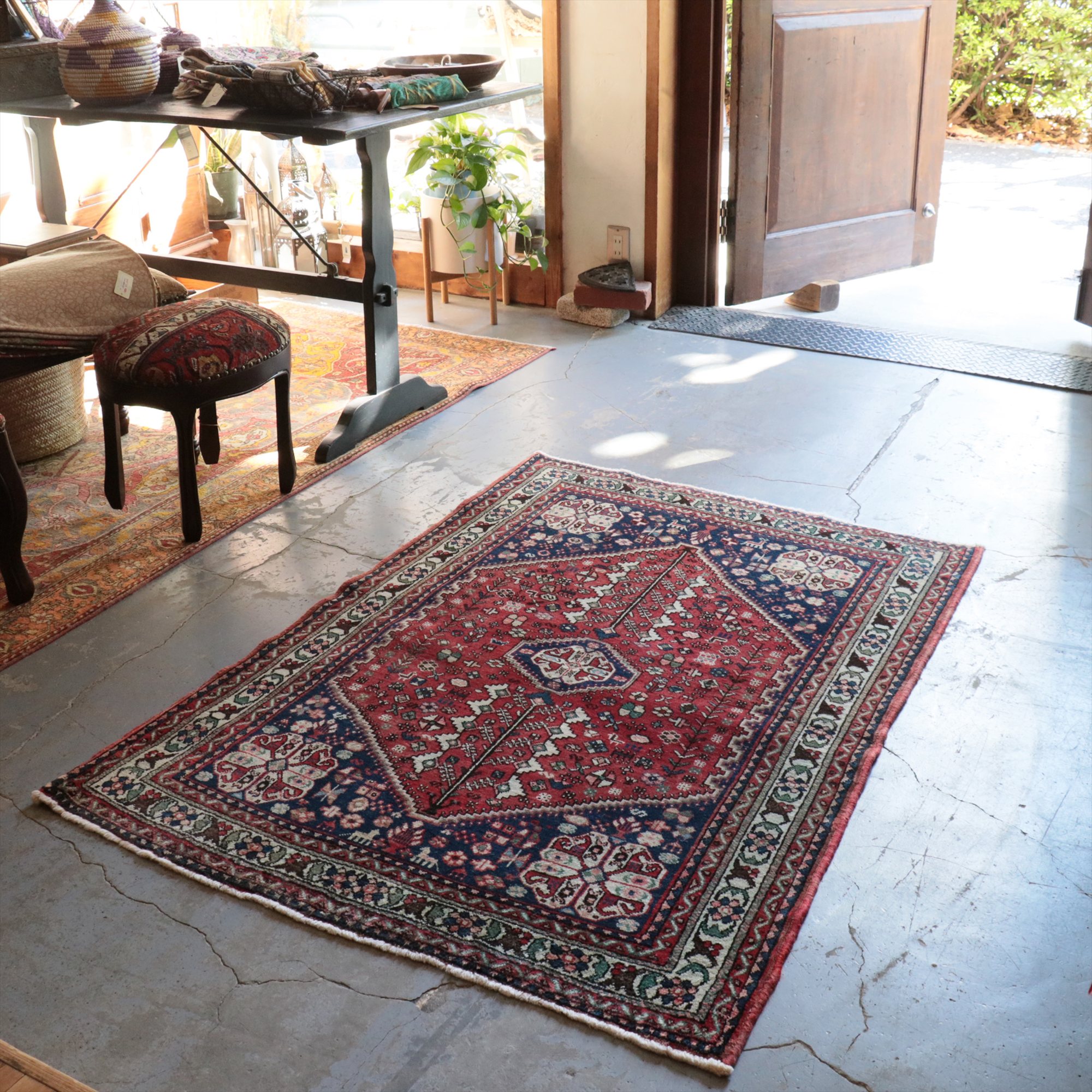 部族絨毯　トライバルラグ　イラン南部147×102cm アバディ　赤い六角メダリオン