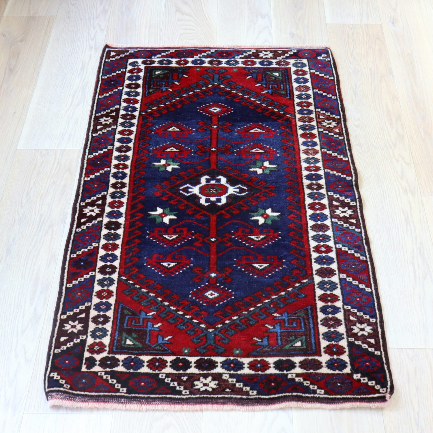 【15%OFF】トライバルラグ 手織り絨毯 トルコ123×74cm ドゥシュメアルトゥ　生命の樹　ネイビーブルー