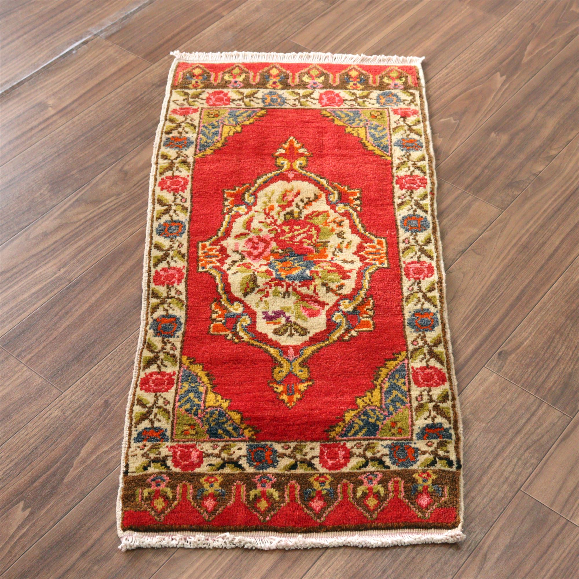 トルコ絨毯 ヤストゥク105×49cm カッパドキア バラの花束