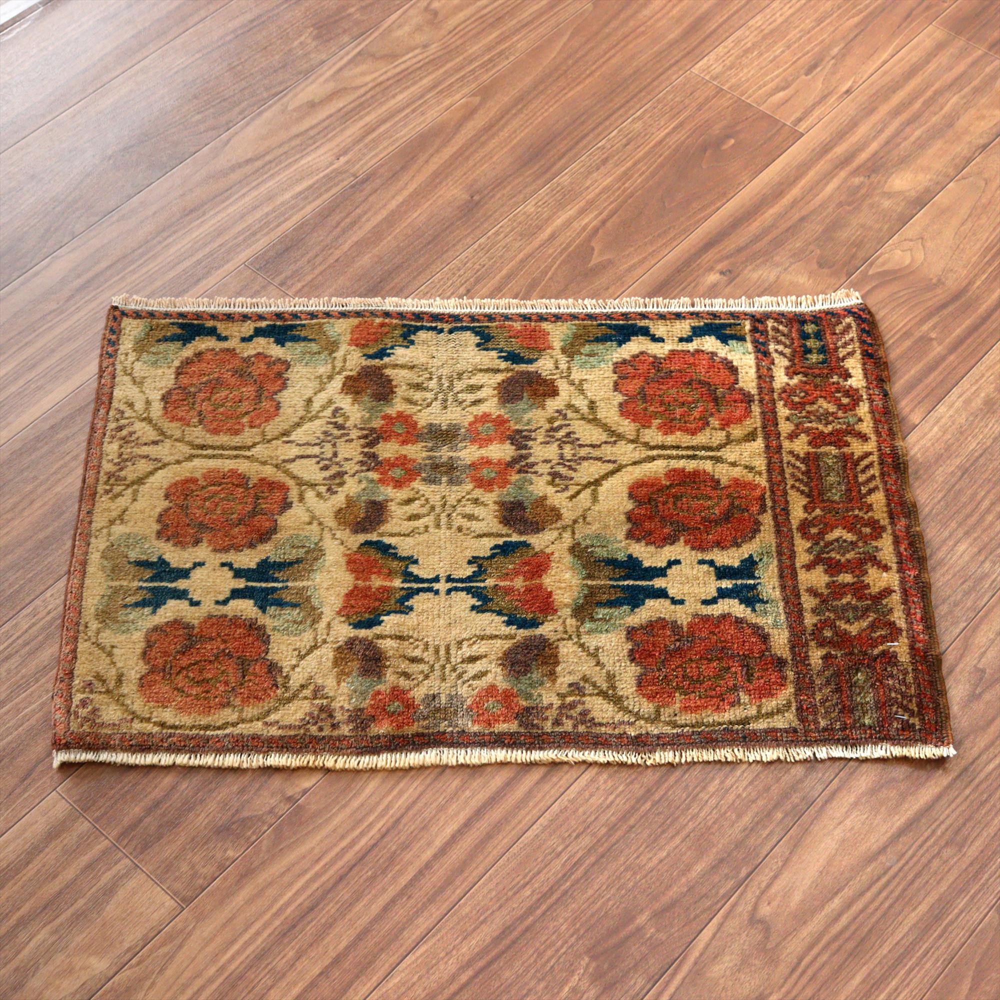 手織り絨毯 小さなサイズ47×74cm コンヤ バラのデザイン