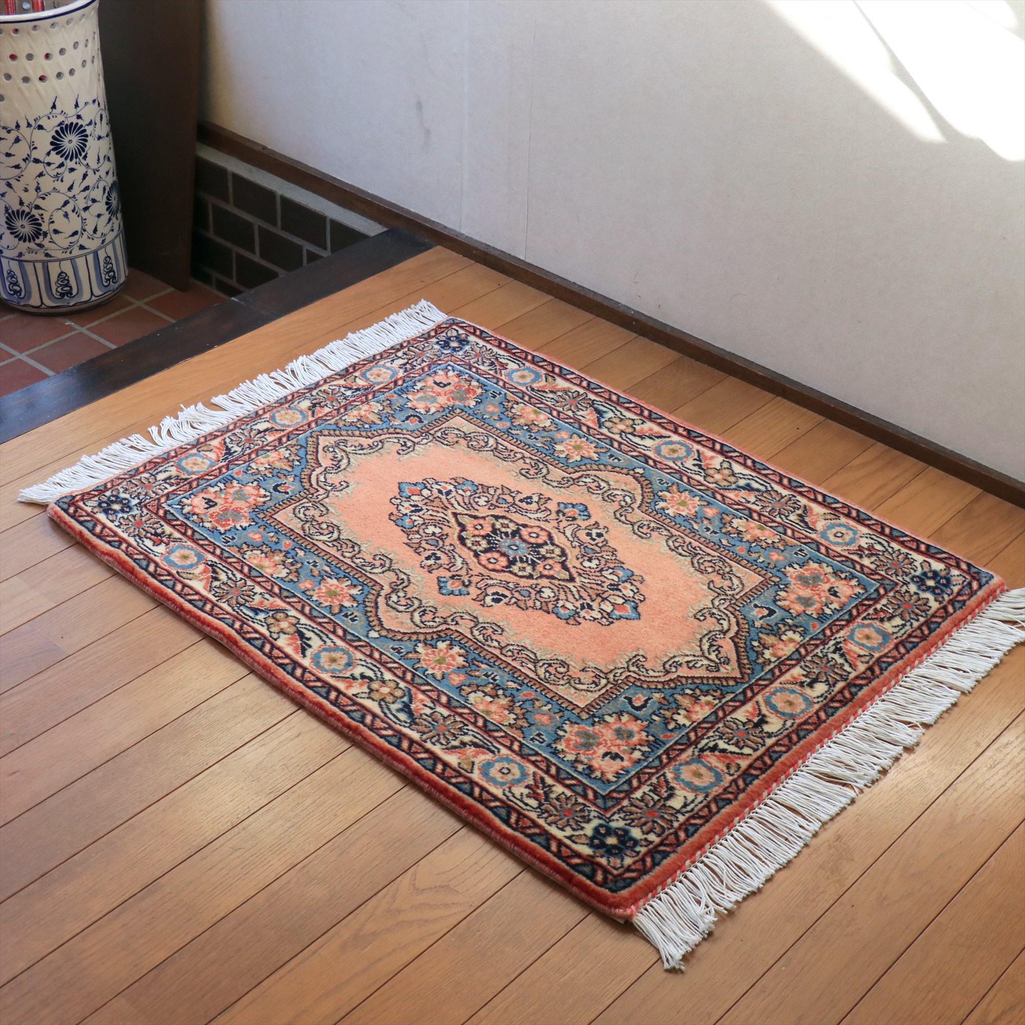 トライバルラグ サルーク 85×65cm ローズピンク&ブルー