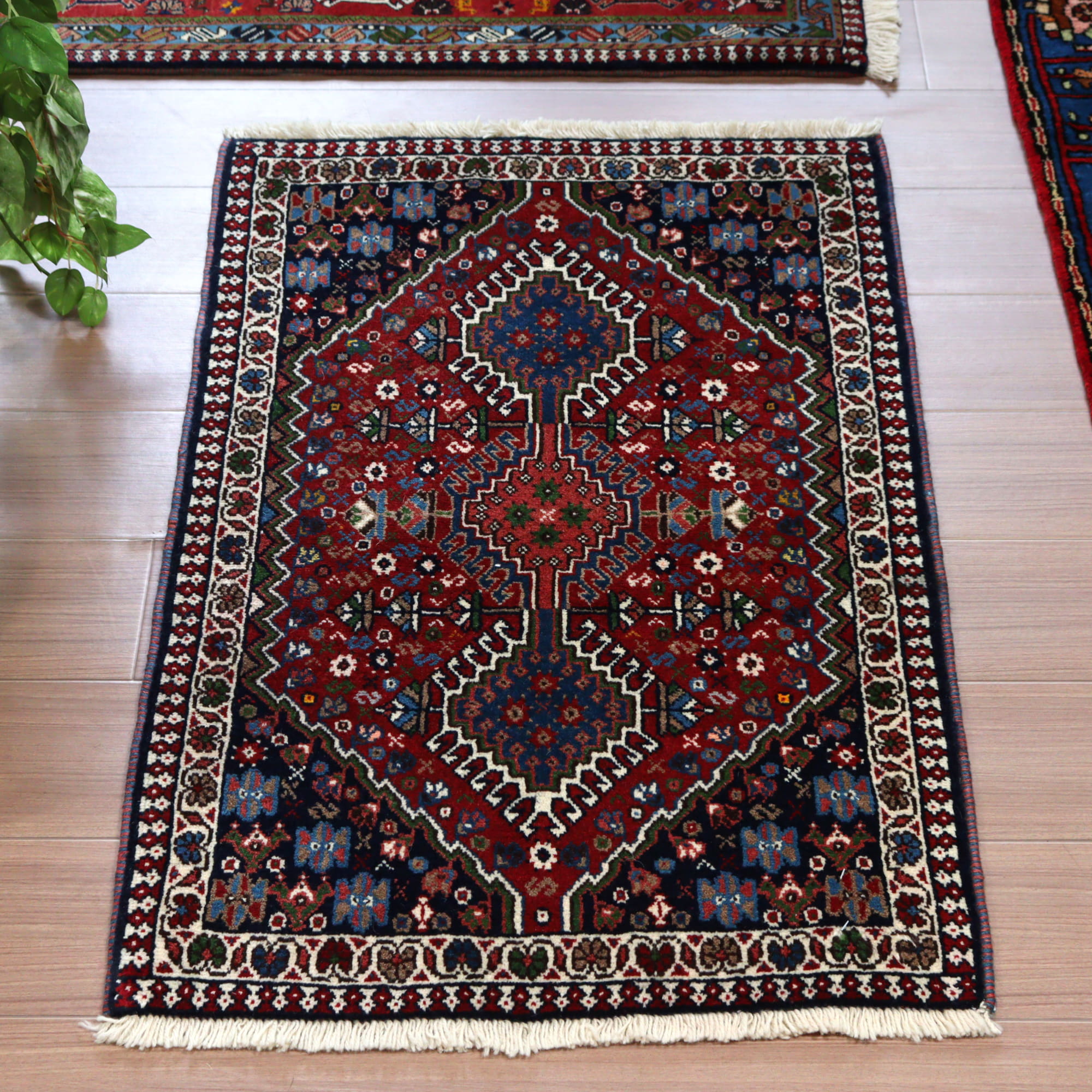 部族絨毯 イラン南部 ヤラメ100×60cm ドラゴンのモチーフ