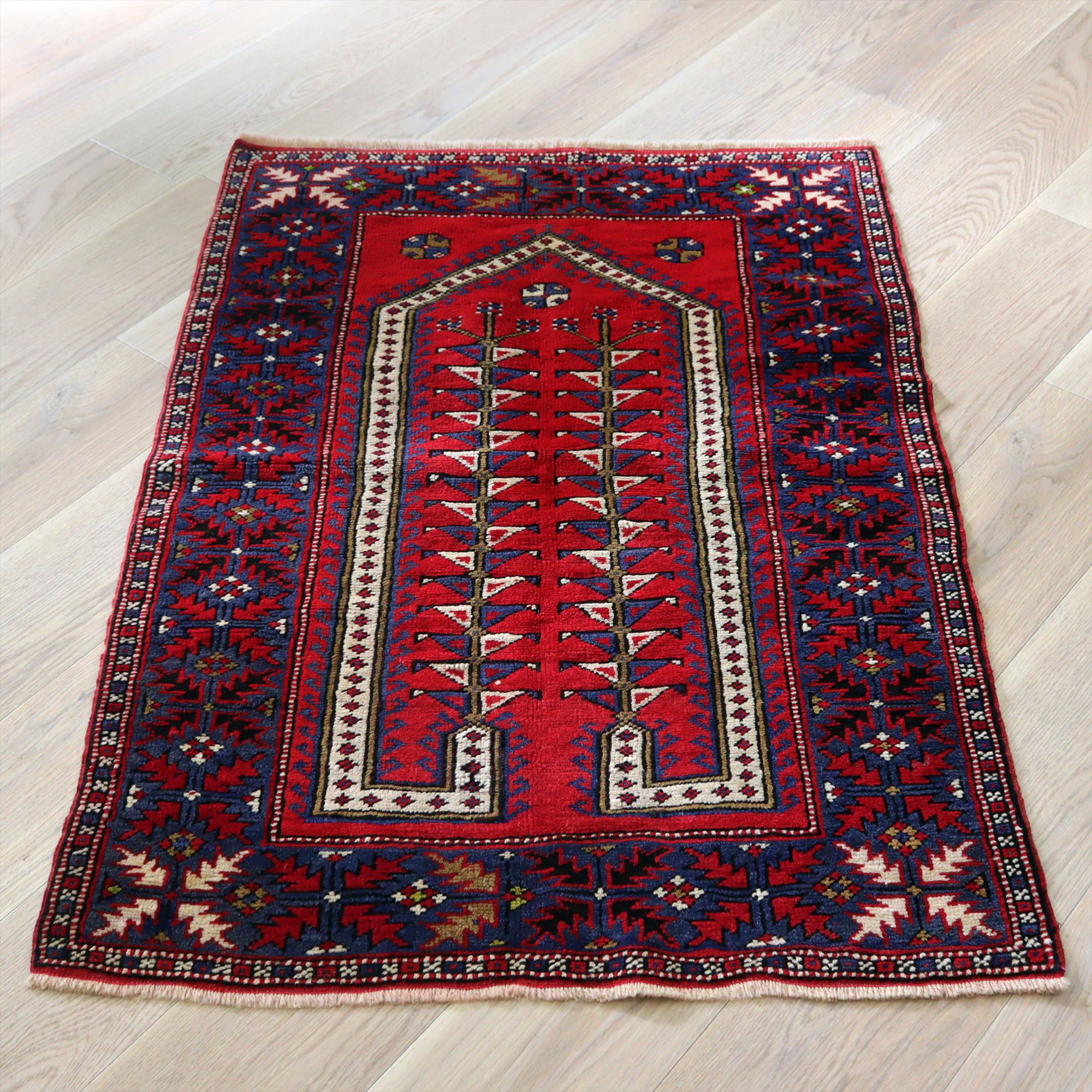 【15%OFF】ミフラープと生命の樹 トライバルラグ129×89cm トルコの手織り絨毯 レッド&ネイビー