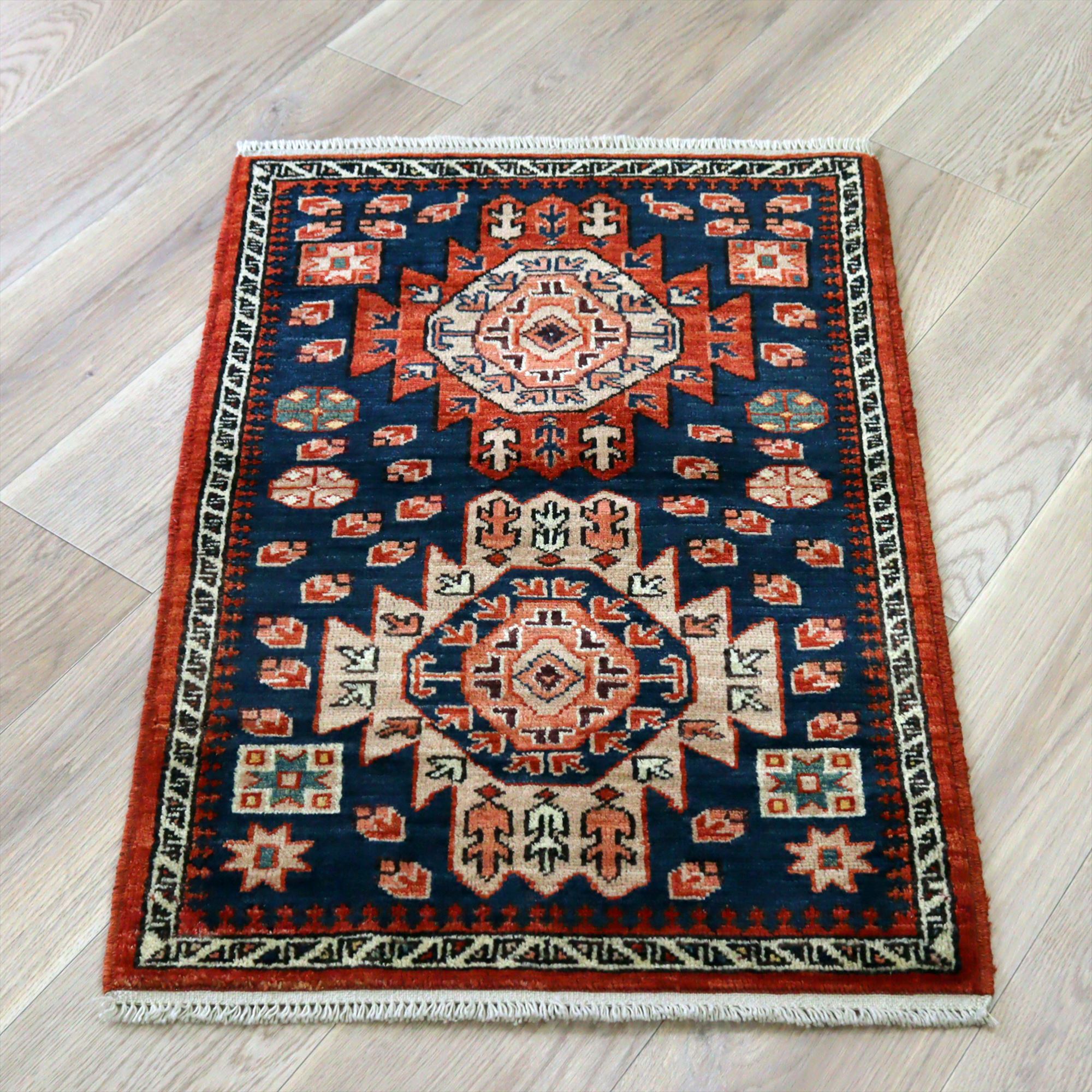 【15%OFF】２つのメダリオン トルコの手織り絨毯94×63cm ネイビー 手織りラグ 草木染
